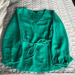 Beautiful emerald green side zip 3/4 sleeve Jcrew blouse